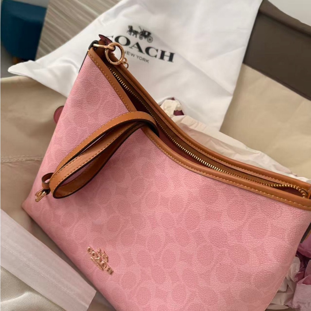 Coach  Laurel 31 Totes Shoulder Bags - Picture 3 of 6